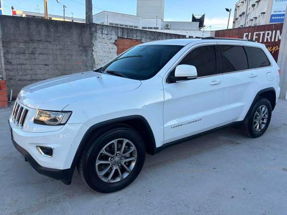 JEEP GRAND CHEROKEE 3.6 LAREDO 4X4 V6 24V GASOLINA 4P AUTOMÁTICO JEEP GRAND CHEROKEE 3.6 LAREDO 4X4 V6 24V GASOLINA 4P AUTOMÁTICO